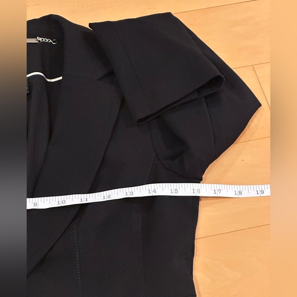 White House Black Market Women’s Blazer - Size 0 - Picture 5 of 6